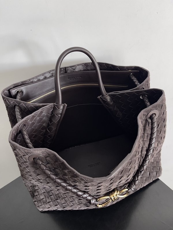 보테가 베네타 안다모 스웨이드 다크브라운 핸드백 001-250090