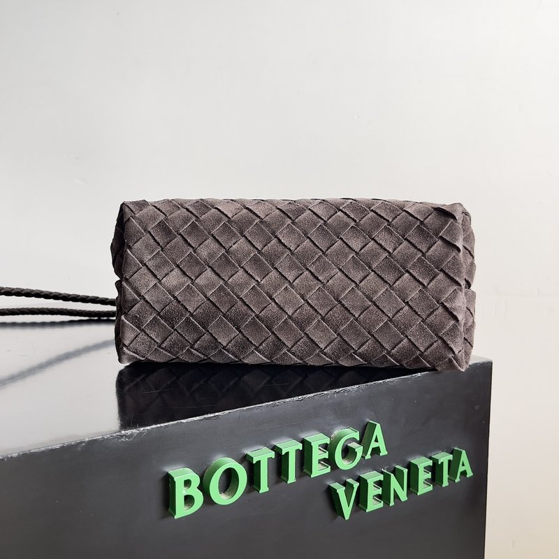 BV 안디아모 웨이브 백 스웨이드 딥브라운 001-250095
