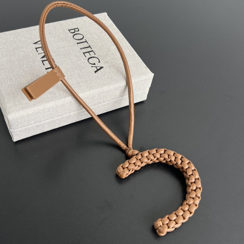 BV 수제 편조 알파벳 키링 001-250740