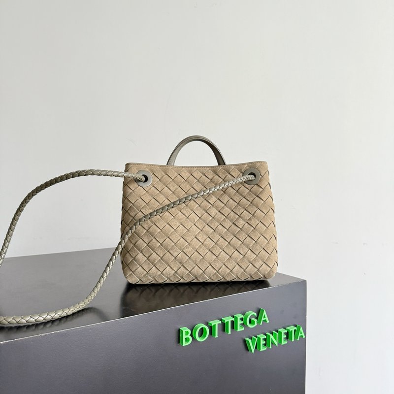 BV 안디아모 인트레치아토 소프트 백 001-250795