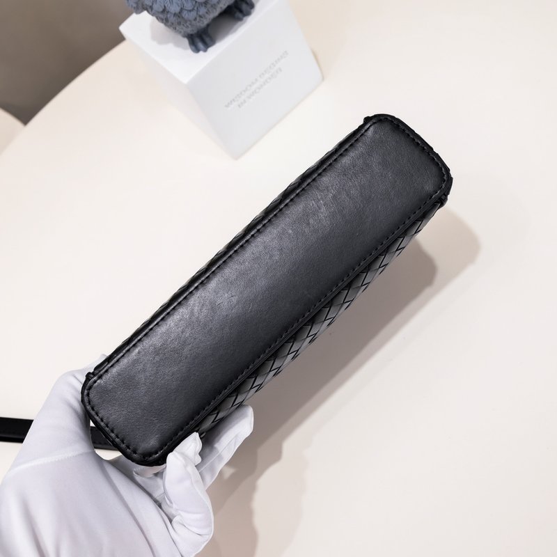인트레치아토 가죽 더블 지퍼 파우치 001-250867