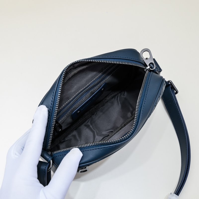 인트레치아토 송아지 가죽 숄더백 001-250871
