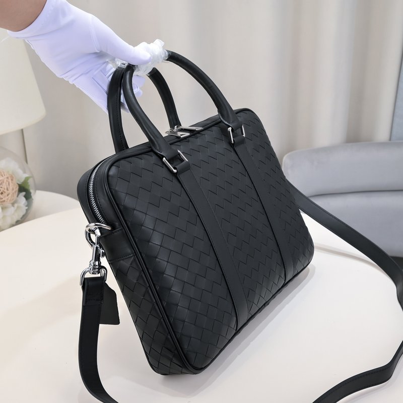 인트레치아토 블랙 왁스 카프스킨 브리프케이스 001-250875