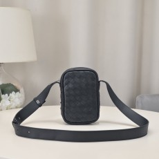 인트레치아토 왁스 카프스킨 미니 크로스백 001-250893
