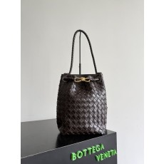 보테가 베네타 인트레치아토 버킷백 001-250956