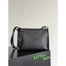 보테가 베네타 가죽 메신저백 001-250963