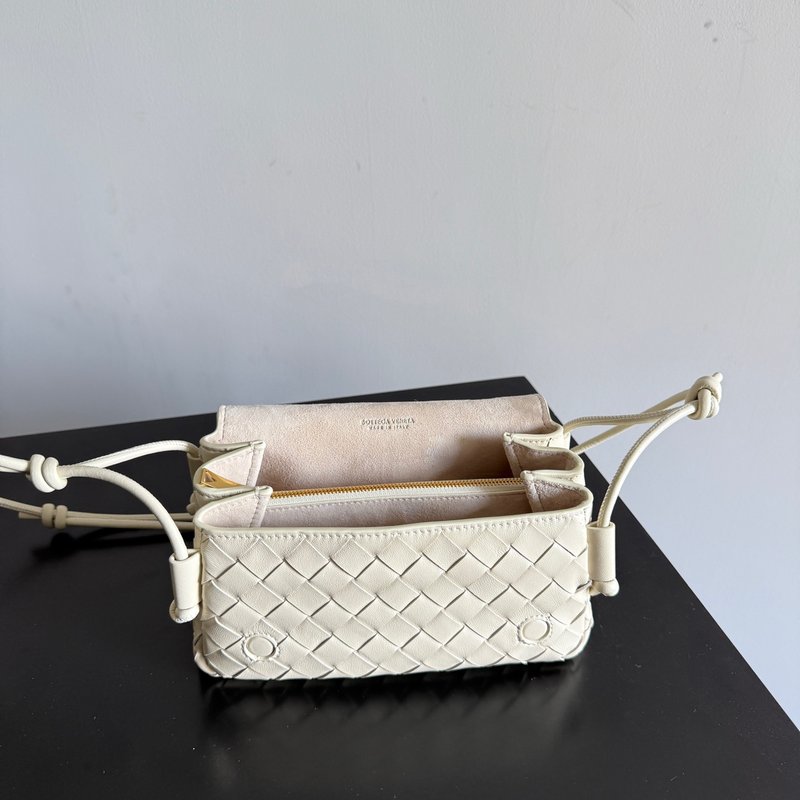 보테가 베네타 노투르노 클러치백 001-250965