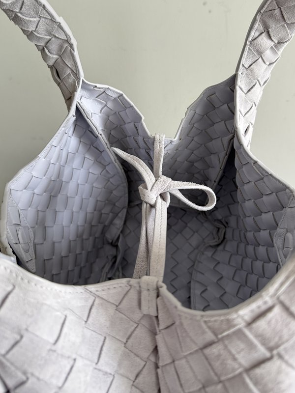 보테가 베네타 인트레치아토 스트랩 숄더백 001-250985