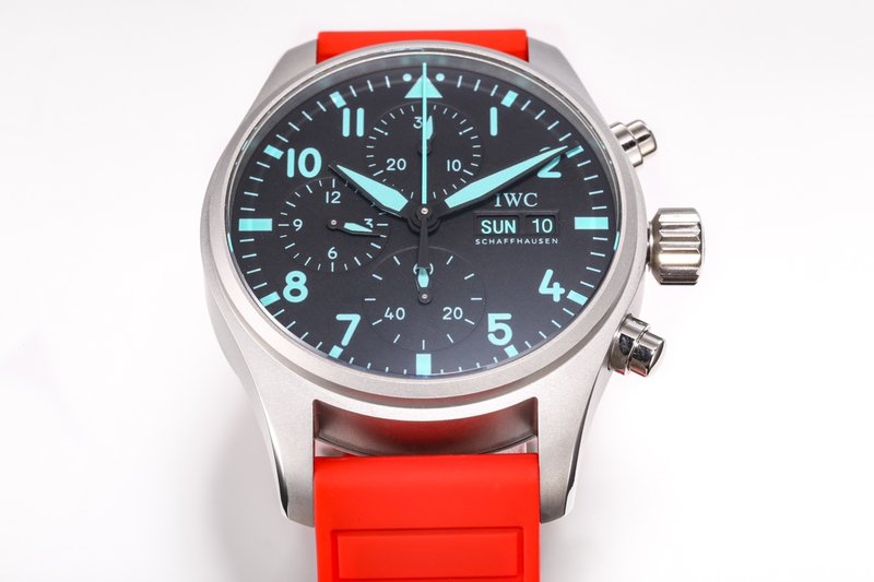 IWC 파일럿 페트로리움 그린 크로노그래프 001-251282
