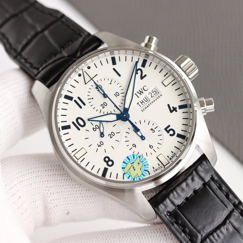IWC 파일럿 크로노그래프 클래식 복각 시계 001-251311