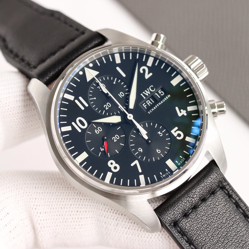 IWC 파일럿 크로노그래프 클래식 복각 시계 001-251311