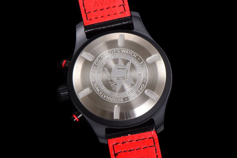 IWC 파일럿 세라믹 크로노그래프 시계 001-251357