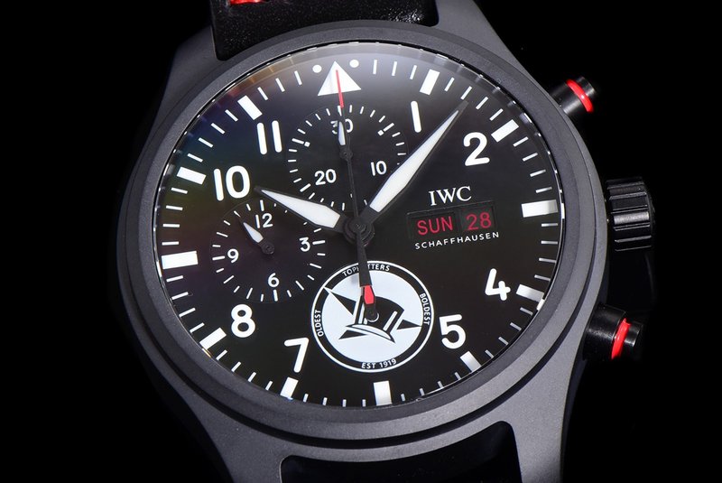IWC 파일럿 세라믹 크로노그래프 시계 001-251357