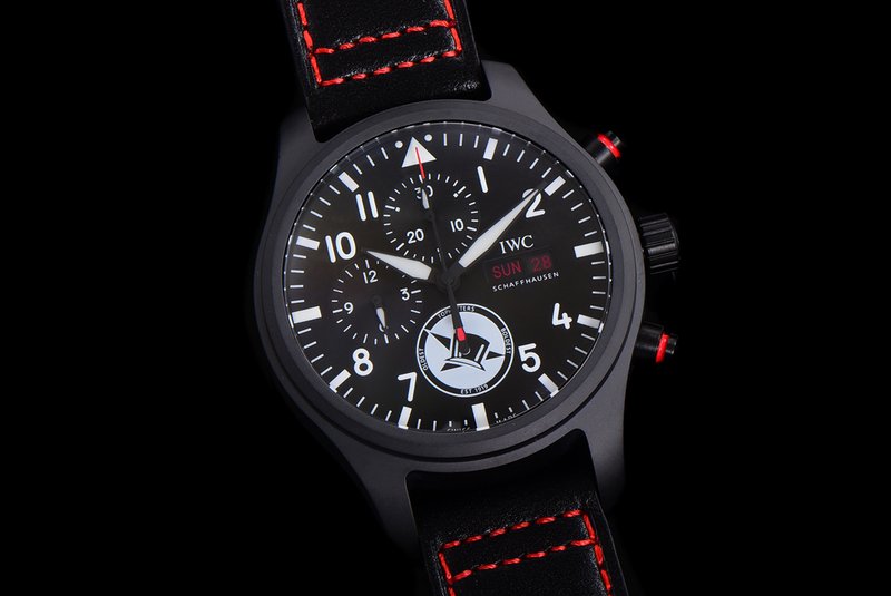 IWC 파일럿 세라믹 크로노그래프 시계 001-251357