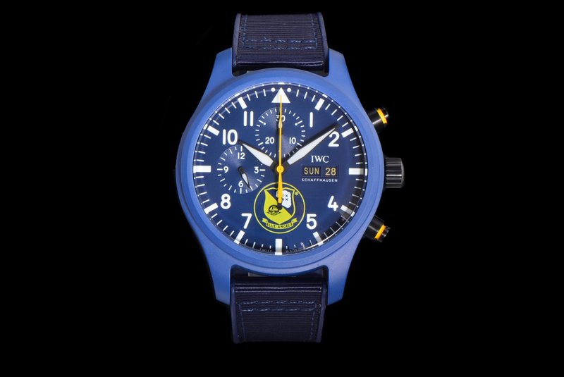 IWC 파일럿 세라믹 크로노그래프 시계 001-251360