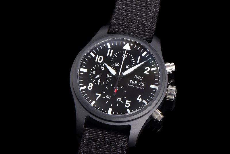 IWC 파일럿 세라믹 크로노그래프 시계 001-251369
