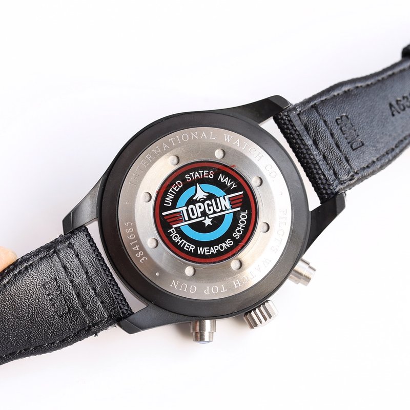 IWC 파일럿 시리즈 오토매 크로노그래프 시계 001-251382