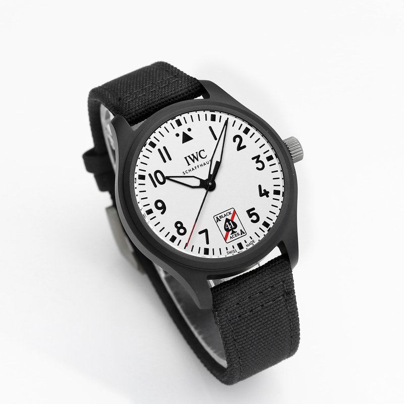 IWC 파일럿 워치 오토매틱 블랙 에이스 에디션 001-251388