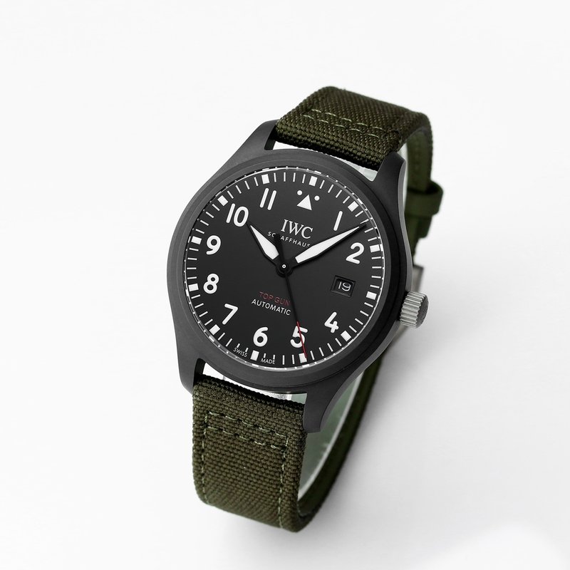 IWC 파일럿 시리즈 세라믹 시계 001-251399