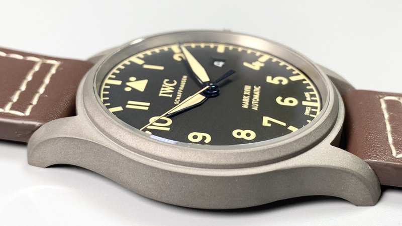 IWC 파일럿 마크 시리즈 빈티지 티타늄 케이스 시계 001-251410