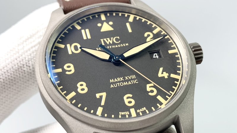 IWC 파일럿 마크 시리즈 빈티지 티타늄 케이스 시계 001-251410