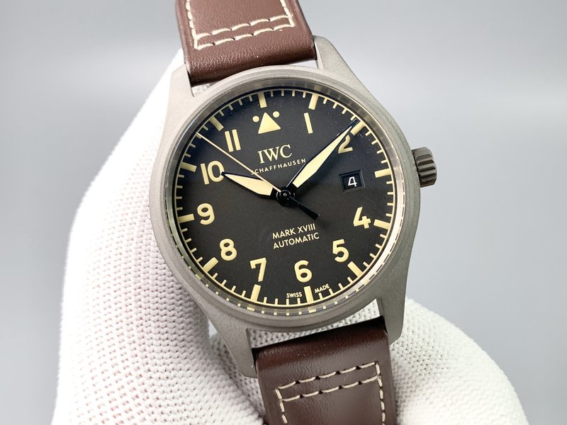 IWC 파일럿 마크 시리즈 빈티지 티타늄 케이스 시계 001-251410