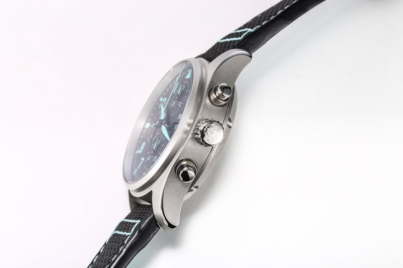 IWC 파일럿 페트로네스 그린 티타늄 시계 001-251420