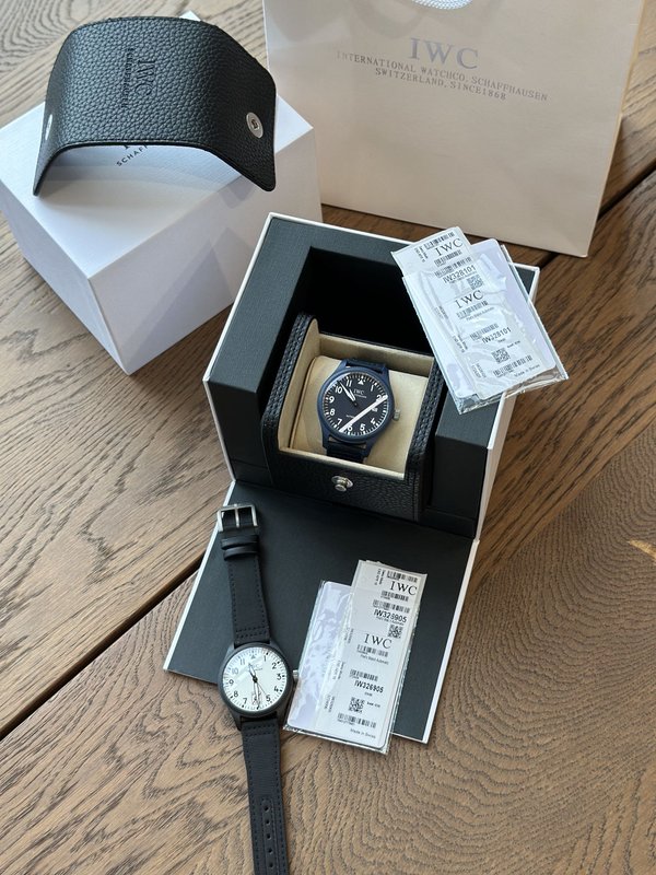 IWC 파일럿 TOP 건 시리즈 시계 001-251425