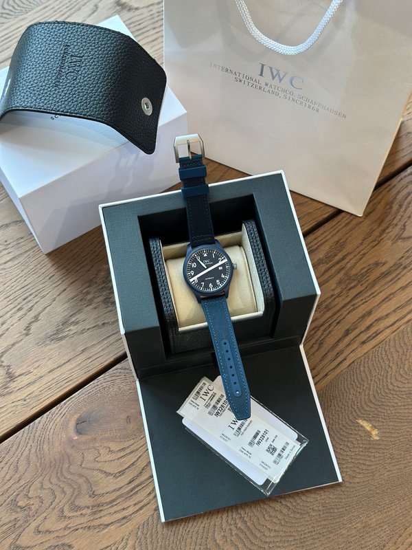 IWC 파일럿 TOP 건 시리즈 시계 001-251425