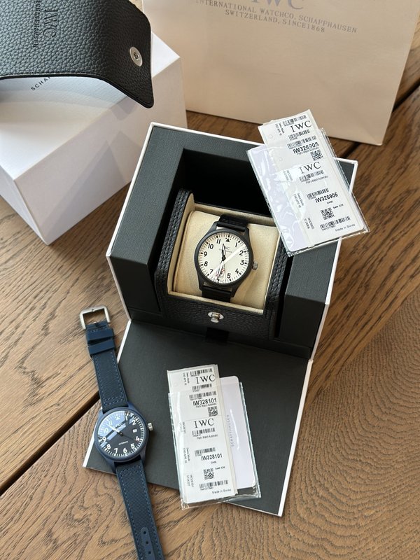 IWC 파일럿 TOP 건 시리즈 시계 001-251425