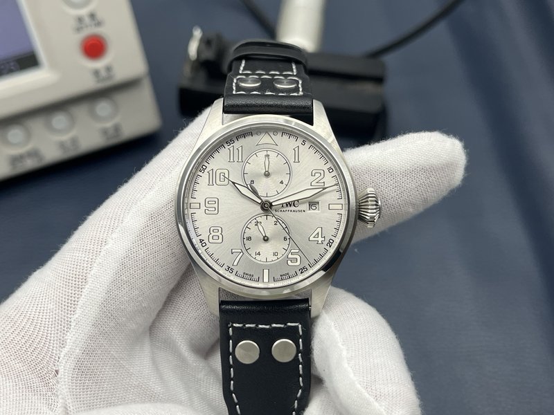 IWC 파일럿 시리즈 토매틱 남성용 시계 001-251426