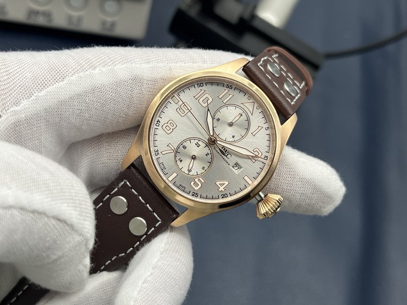 IWC 파일럿 시리즈 오픈백 문페이즈 오토매틱 시계 001-251430