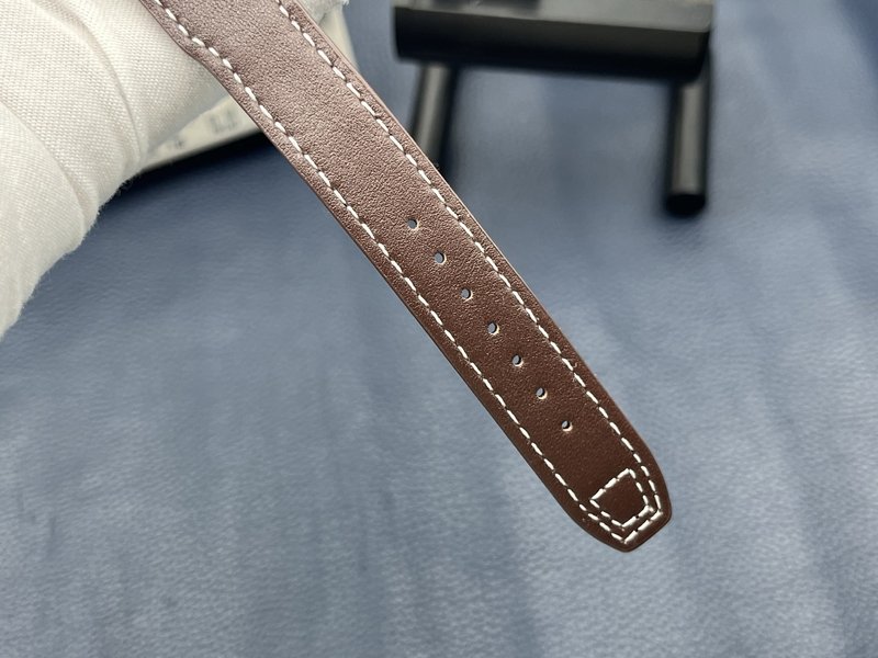 IWC 파일럿 시리즈 오픈백 문페이즈 오토매틱 시계 001-251430