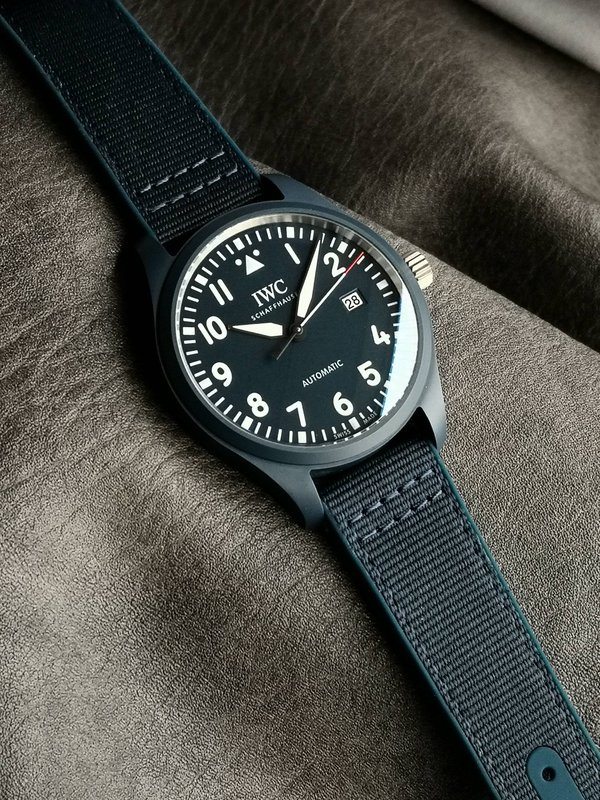 IWC 파일럿 시리즈 블루 세라믹 러버 패브릭 스트랩 001-251433