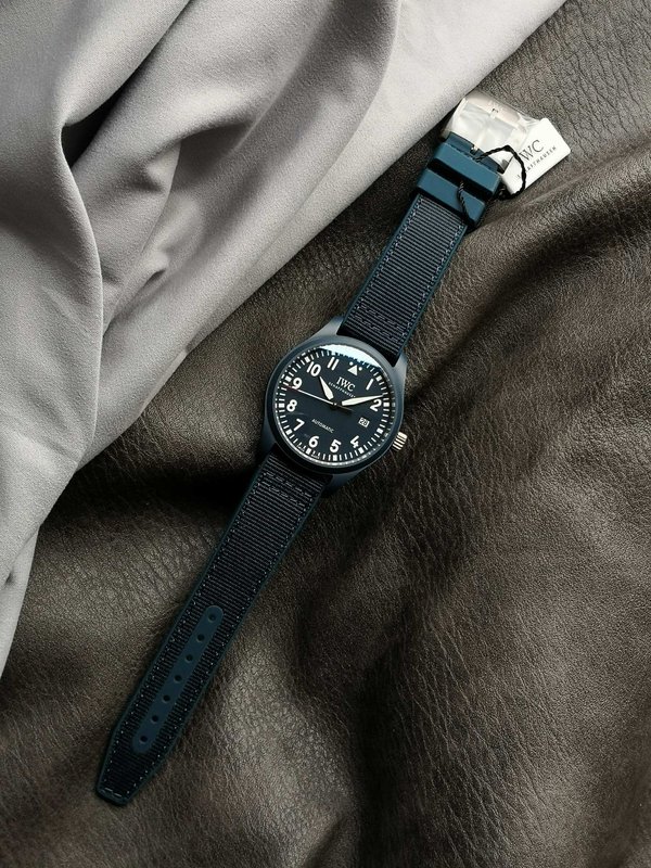IWC 파일럿 시리즈 블루 세라믹 러버 패브릭 스트랩 001-251433
