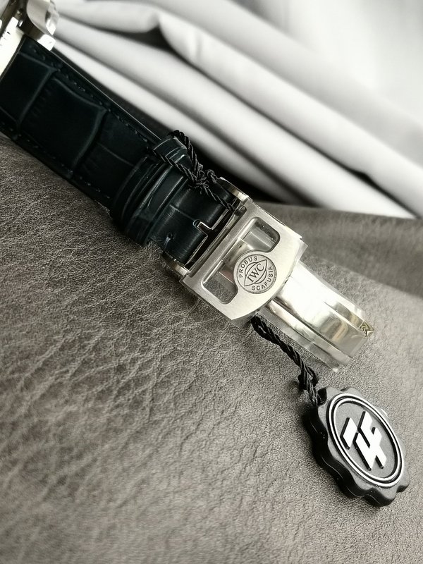 IWC 포르투기제 오토매틱 남성용 시계 001-251434