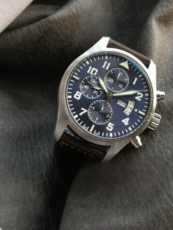 IWC 파일럿 시리즈 오토매 크로노그래프 남성 시계 001-251435