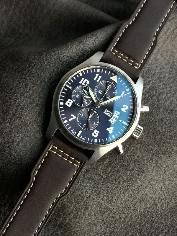 IWC 파일럿 시리즈 오토매 크로노그래프 남성 시계 001-251435