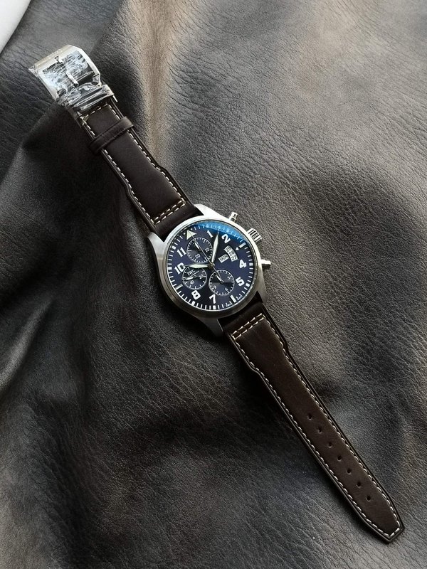IWC 파일럿 시리즈 오토매 크로노그래프 남성 시계 001-251435