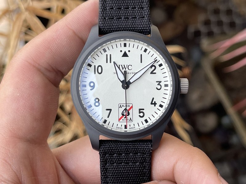IWC 파일럿 시리즈 스페이드 에이스 세라믹 시계 001-251443