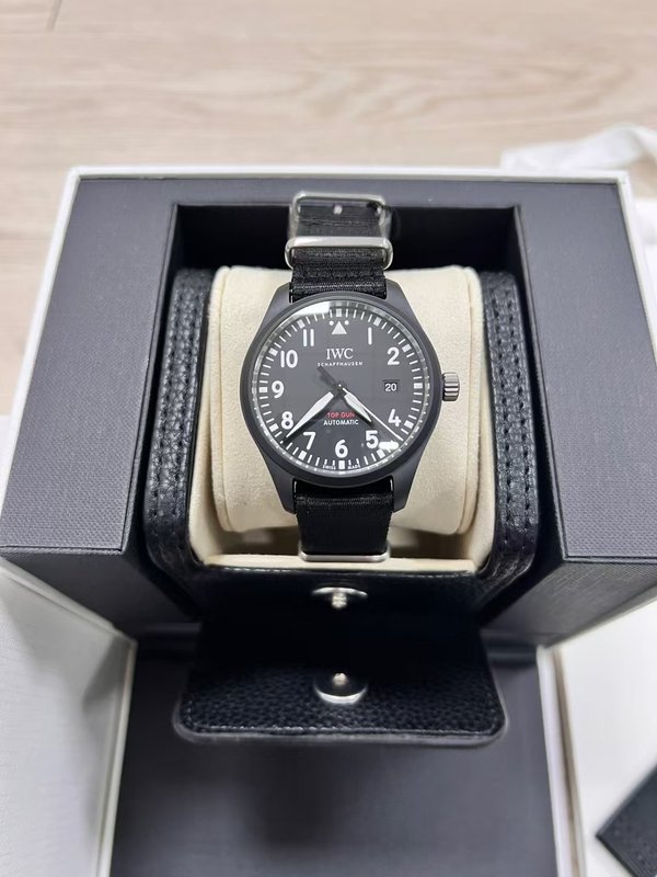 IWC 파일럿 시리즈 블랙 워리어 기계식 시계 001-251459
