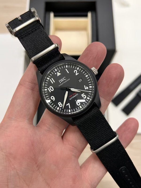 IWC 파일럿 시리즈 블랙 워리어 기계식 시계 001-251459