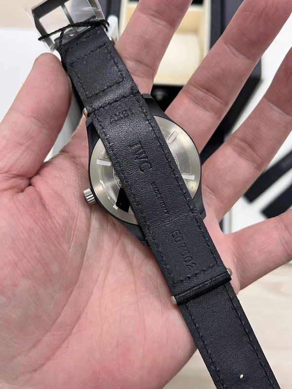 IWC 파일럿 시리즈 블랙 워리어 기계식 시계 001-251459