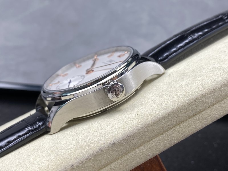 IWC 포르투기제 오토매틱 스몰 세컨즈 시계 001-251463