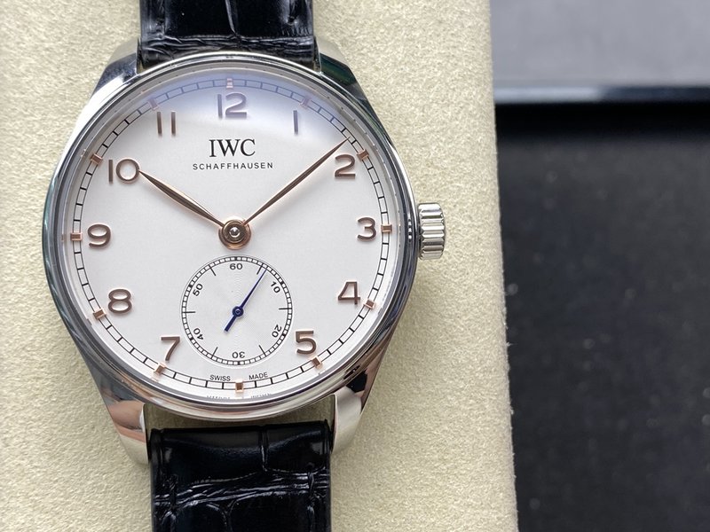 IWC 포르투기제 오토매틱 스몰 세컨즈 시계 001-251463