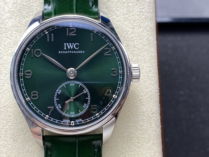 IWC 포르투기제 오토매틱 스몰 세컨즈 시계 001-251464