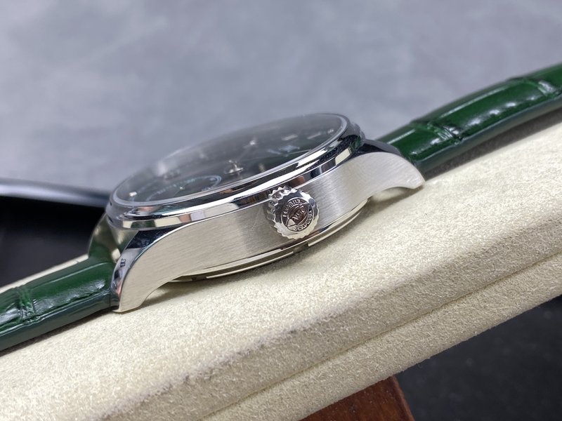 IWC 포르투기제 오토매틱 스몰 세컨즈 시계 001-251464