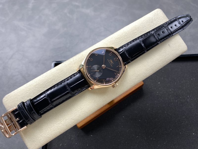 IWC 포르투기제 오토매틱 스몰 세컨즈 시계 001-251469