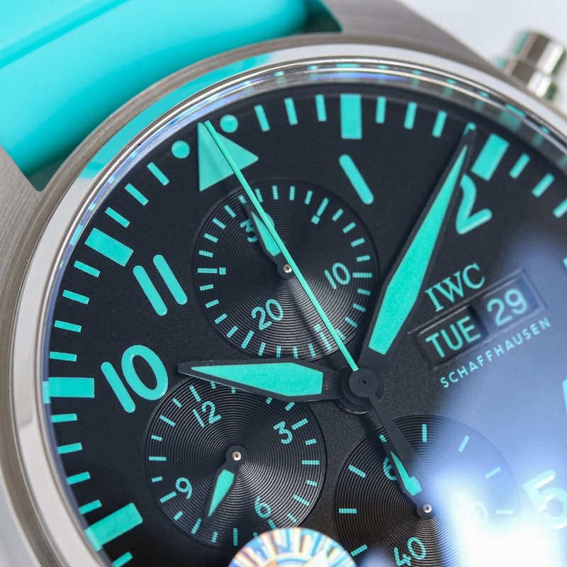 IWC 파일럿 시리즈 티타늄 케이스 시계 001-251474