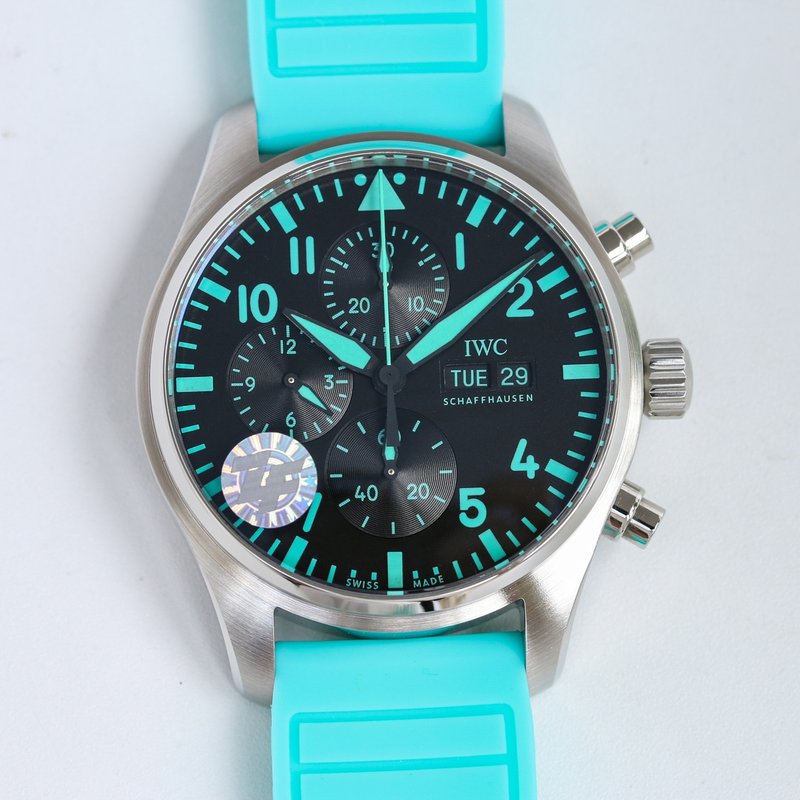 IWC 파일럿 시리즈 티타늄 케이스 시계 001-251474